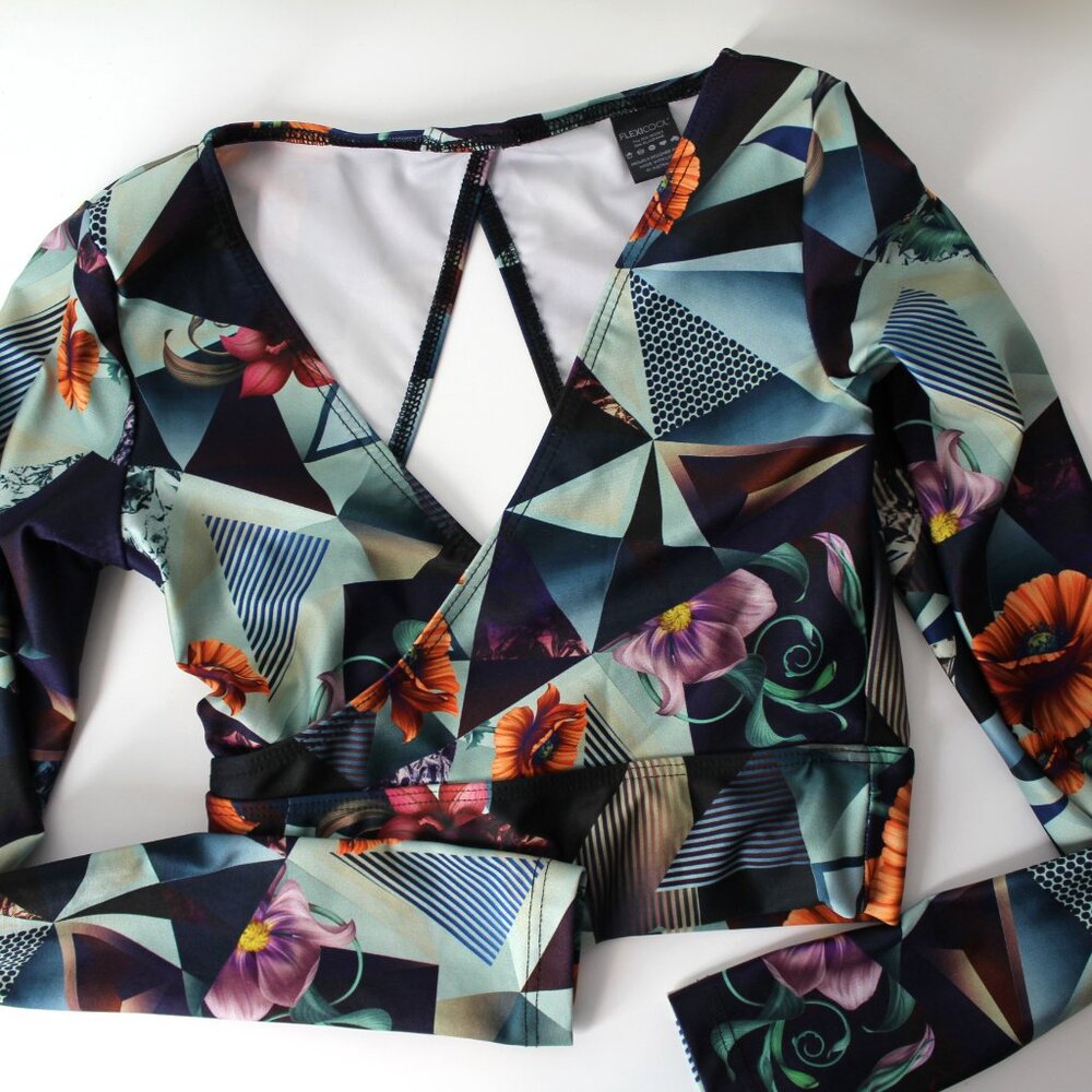 FLEXICOOL We Are Handsome athletic workout long sleeve crop top XS floral